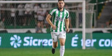 Wilker Ángel sufre con defensa expuesta y Juventude es goleado por Cruzeiro