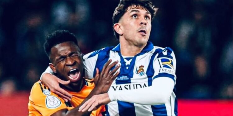 Jon Aramburu brilla en la Real Sociedad y despierta el interés del Milan