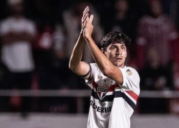 Nahuel Ferraresi contuvo la defensa del São Paulo en el empate contra el Bragantino en el Brasileirão