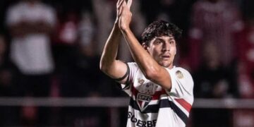 Nahuel Ferraresi contuvo la defensa del São Paulo en el empate contra el Bragantino en el Brasileirão
