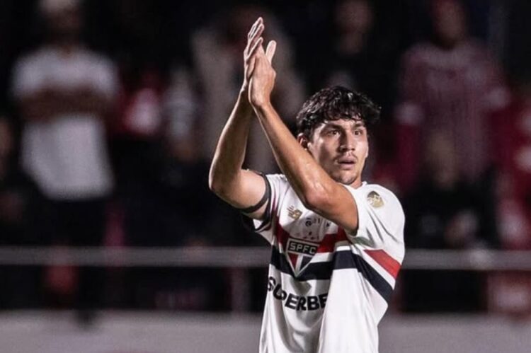 Nahuel Ferraresi contuvo la defensa del São Paulo en el empate contra el Bragantino en el Brasileirão