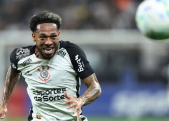 José Martínez decepciona y no regresa del entretiempo en otra derrota del Corinthians en el Brasileirao