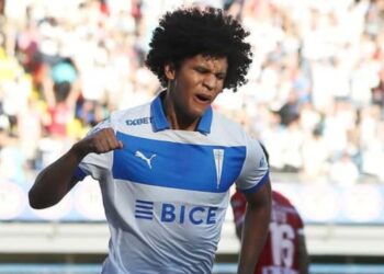 Eduard Bello se movimenta, mas não evita goleada de 3 a 0 da Católica para o Coquimbo