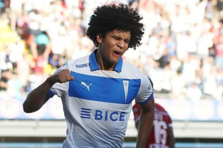 Eduard Bello se movimenta, mas não evita goleada de 3 a 0 da Católica para o Coquimbo