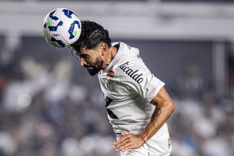 Tomás Rincón brilló en la victoria de Santos sobre Flamengo, pero no destacó