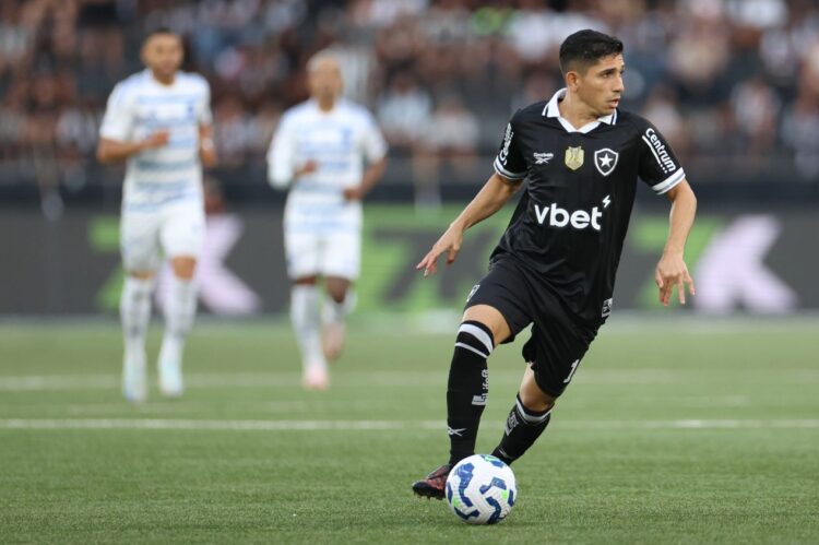 Jefferson Savarino no pesó y Botafogo cayó 2-0 ante Cruzeiro en el Nilton Santos