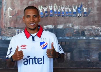 Rómulo Otero fue ofrecido a Sport, que lo evalúa de Nacional-URU