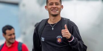 ¿En qué club Leonardo Flores vivió el mejor momento de su carrera?