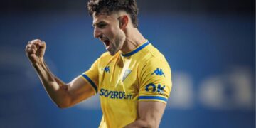 Consulta la evolución salarial de Alejandro Marqués al Estoril Praia