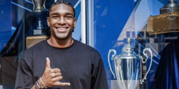 Consulta la evolución salarial de Christian Makoun en el Levski Sofia