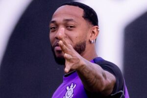 Consulta la evolución salarial de José Martínez en el Corinthians