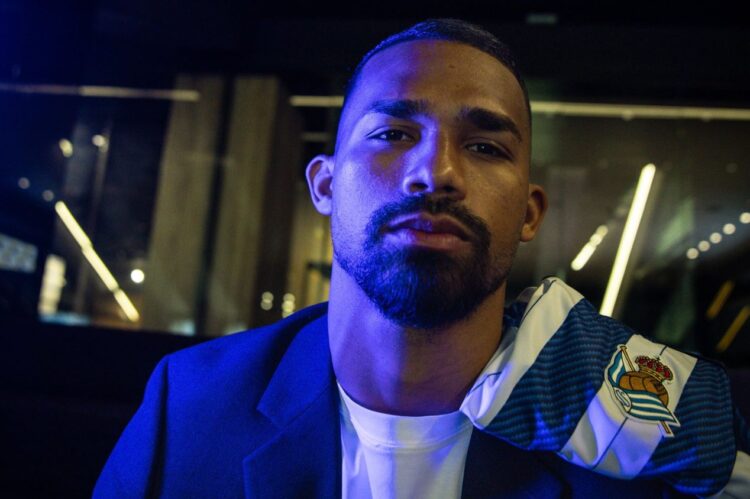 Consulta la evolución salarial de Yangel Herrea en el Real Sociedad