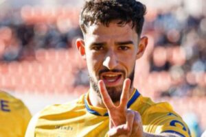 Consulta la evolución salarial de Alejandro Marqués al Estoril Praia