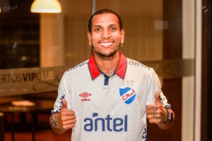 Consulta la evolución salarial de Rómulo Otero en el Nacional