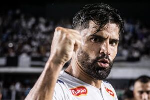 Consulta la evolución salarial de Tomás Rincón en el Santos