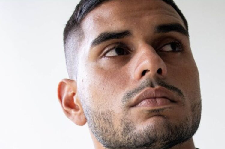 Consulta la evolución salarial de Carlos Vivas en La Equidad