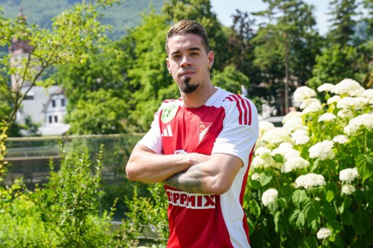 Consulta la evolución salarial de Josua Mejías, del Debreceni