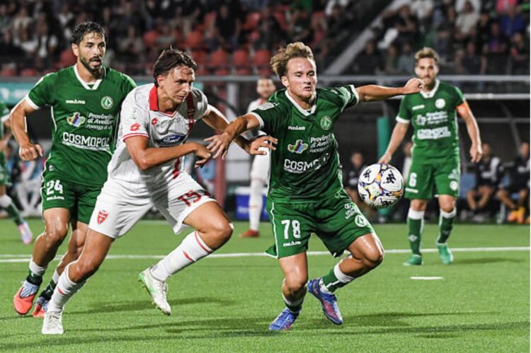 Consulta la evolución salarial de Alessandro Milani, del Avellino