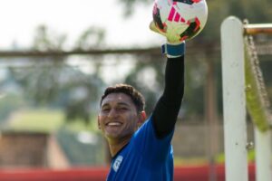 Joven arquero con raíces venezolanas y vínculo con Perú gana espacio y proyecta crecimiento en la Liga 1